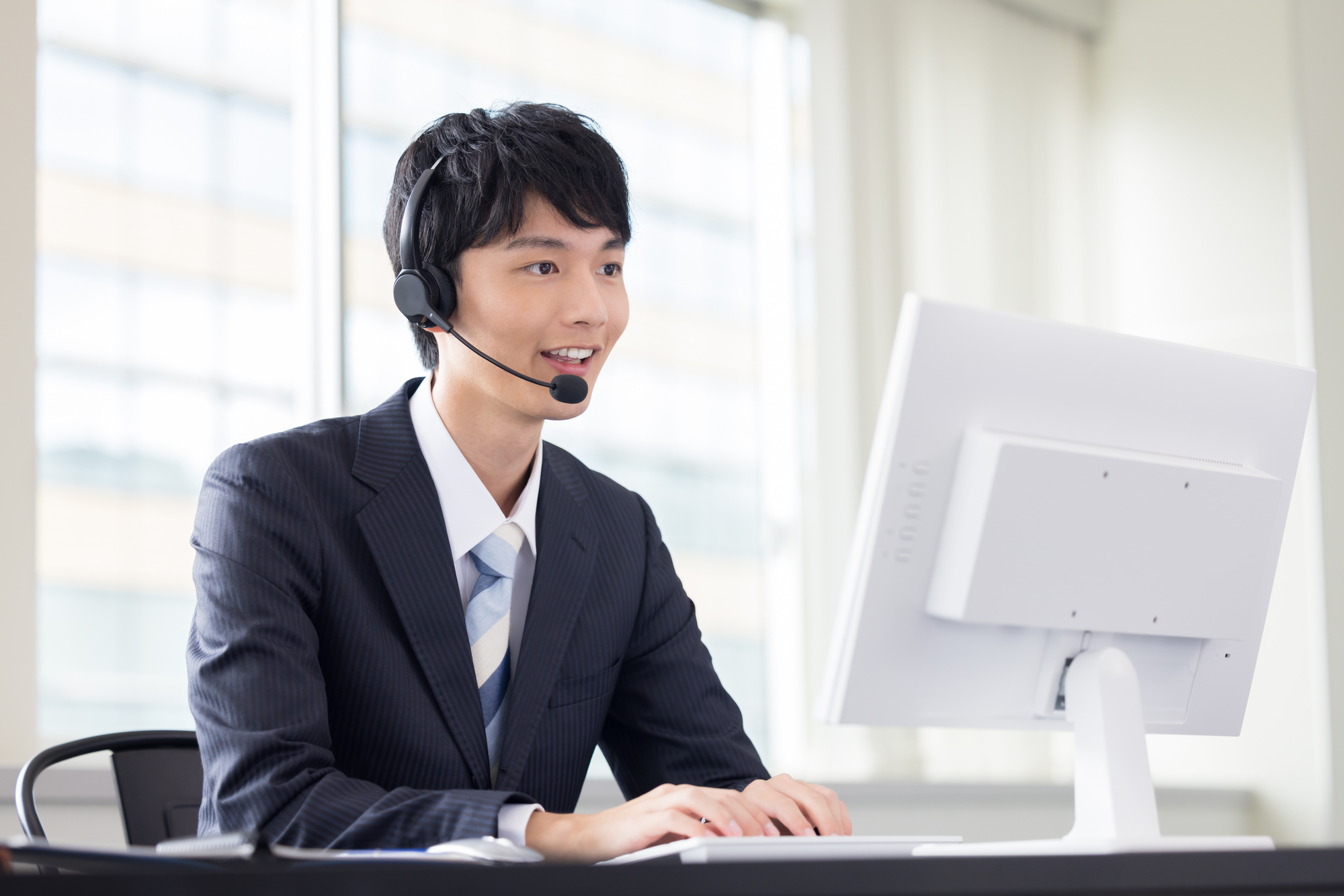コールセンターの稼働率とは?計算方法や占有率や応答率との違い