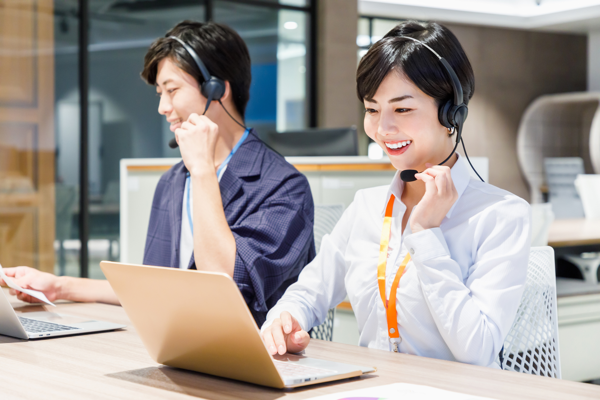 コールセンターの音声認識とは?機能や効果、導入のステップを解説
