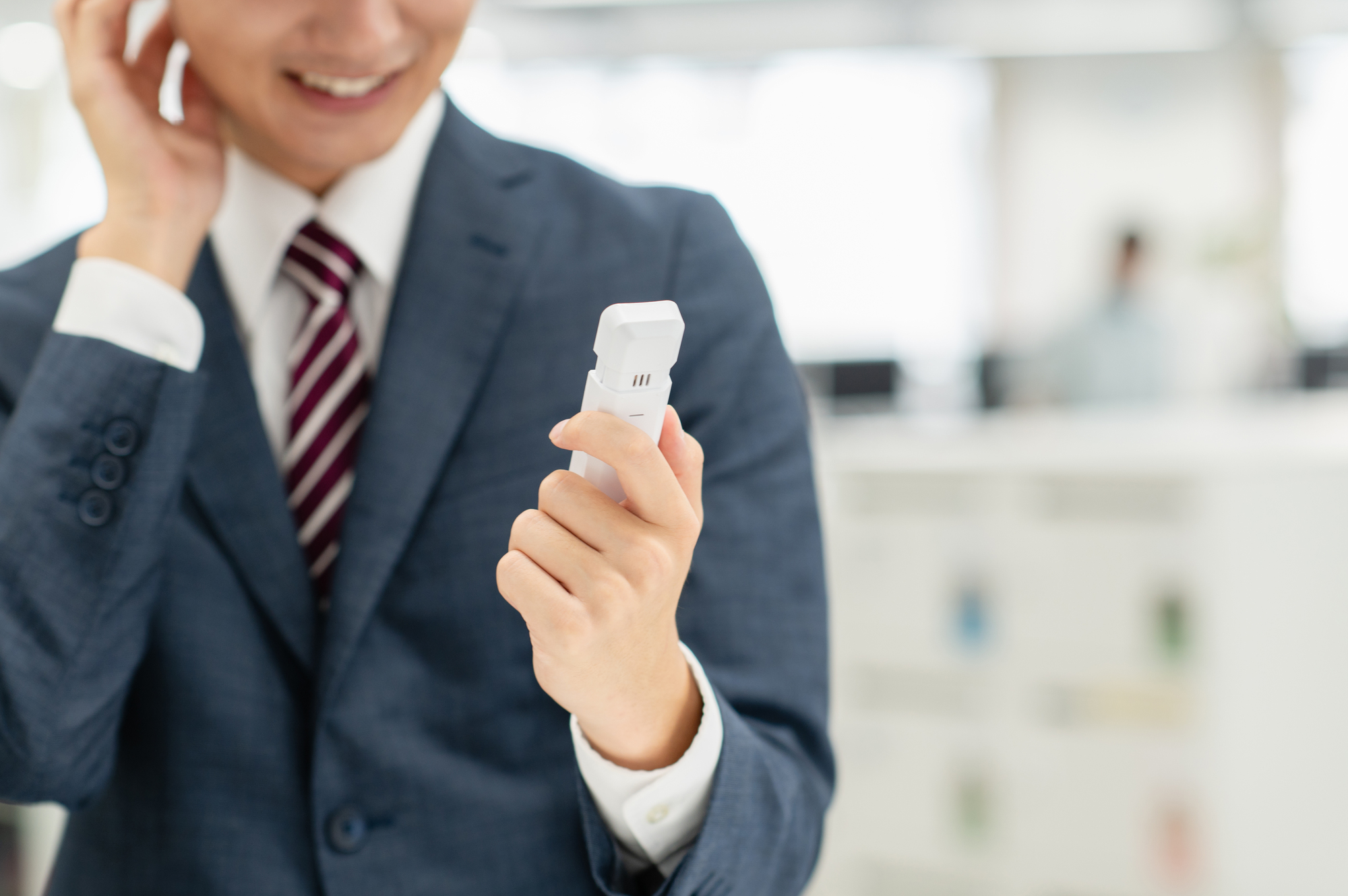 アルコールチェック義務化の罰則とは？企業が知るべき法改正内容と対応のポイント